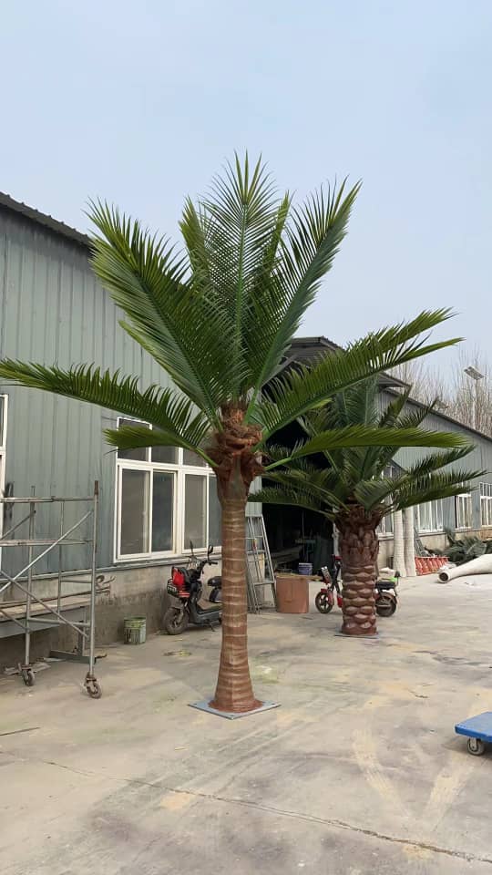 Konstgjord Royal Palm 4–7 m – RealTex™ UV-beständig Premiumpalm för Lobbyer & Resort